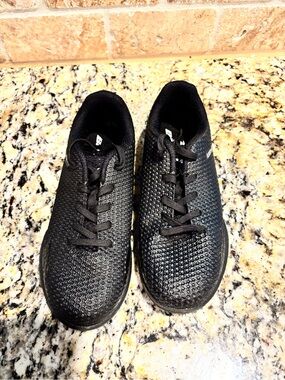 Boys Brava Indoor Soccer Cleats size 2.5D